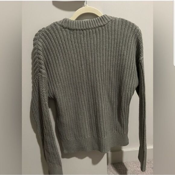 NWT Abercrombie and Fitch Sweater - Picture 2 of 2